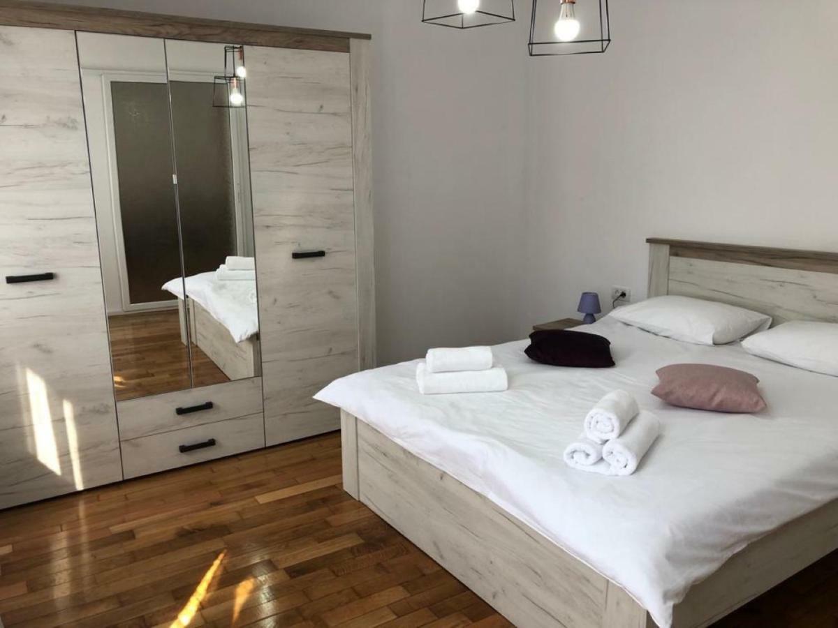 Casa Alise-Luise Apartment Brasov Bagian luar foto