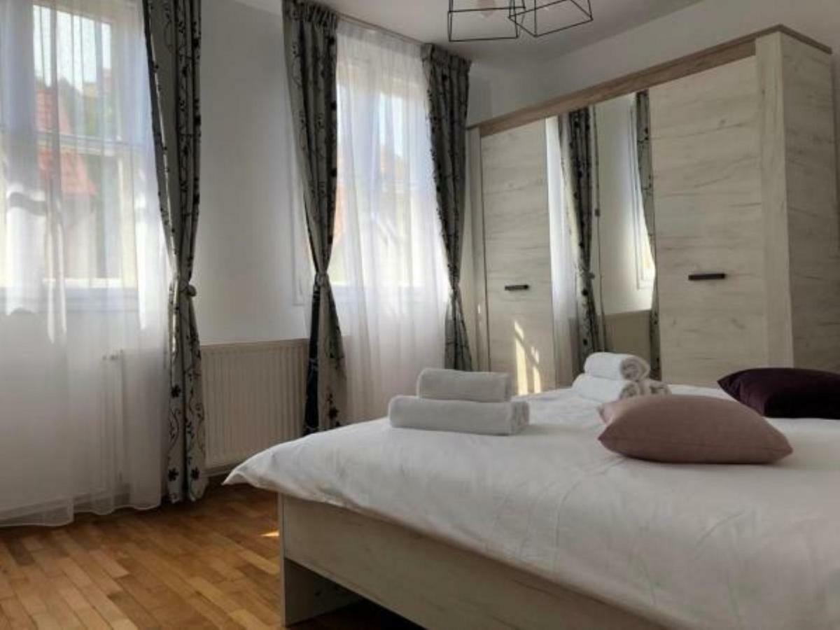 Casa Alise-Luise Apartment Brasov Bagian luar foto